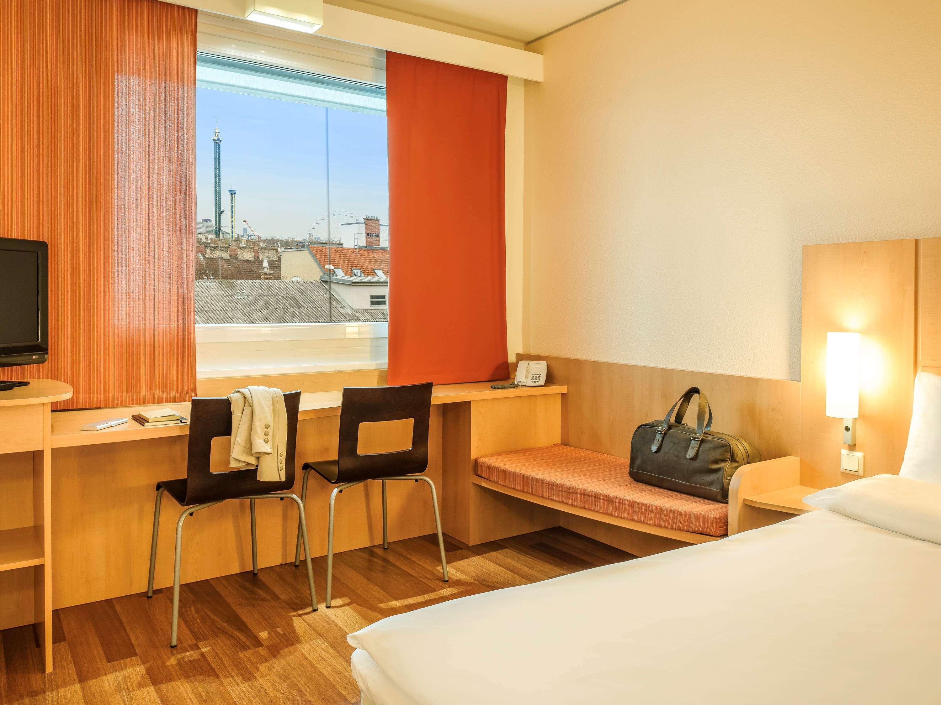 Ibis Wien Messe Buitenkant foto