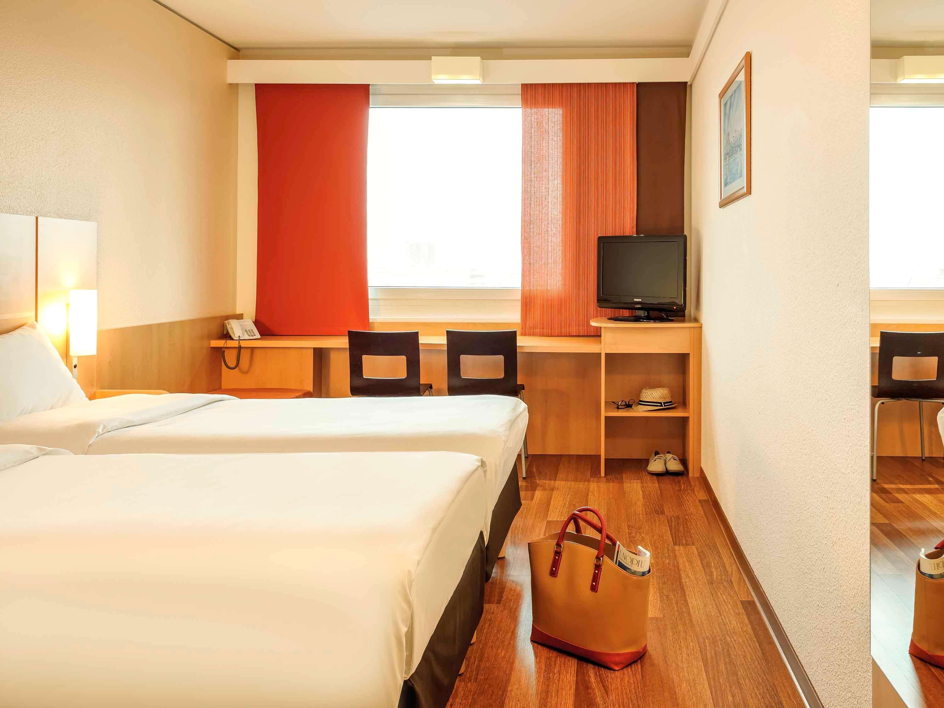 Ibis Wien Messe Buitenkant foto