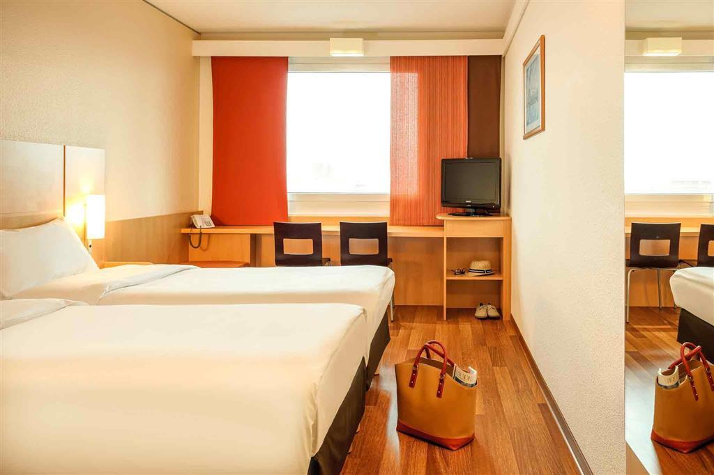 Ibis Wien Messe Buitenkant foto