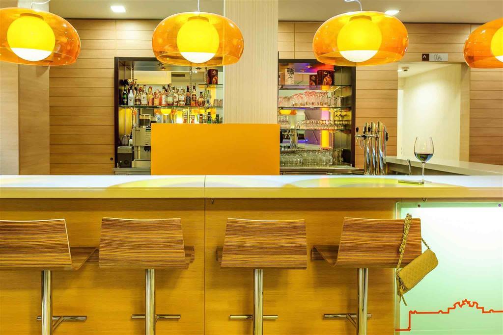 Ibis Wien Messe Buitenkant foto